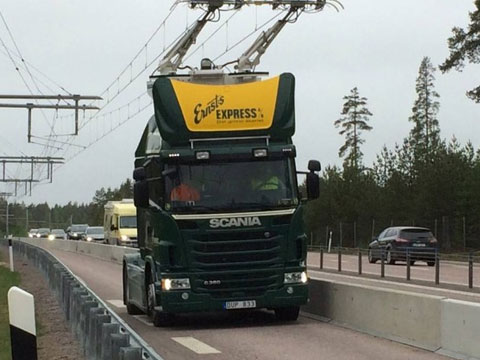Suécia inaugura a primeira rodovia elétrica do mundo